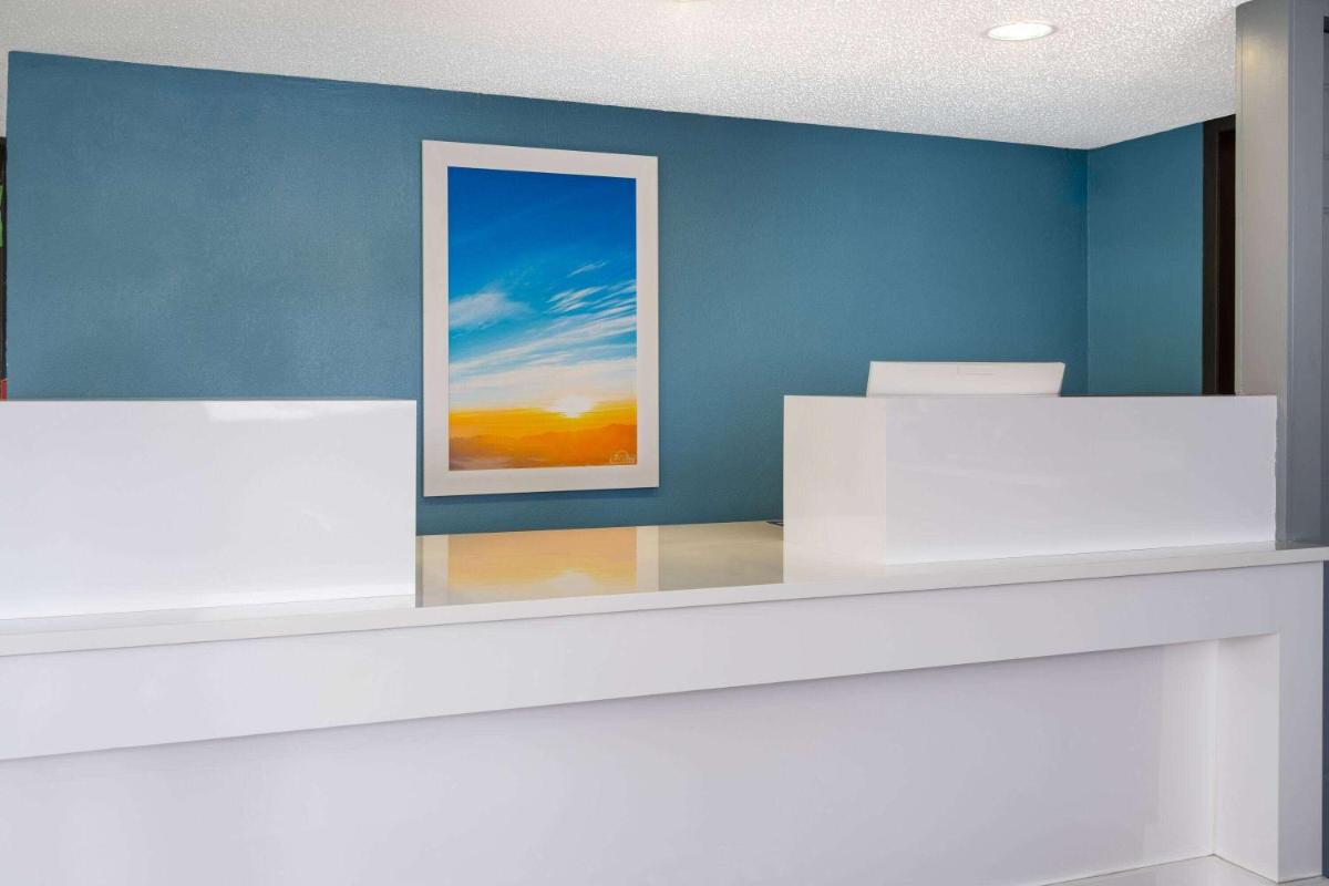 Motel 6-Columbus OH - Worthington - image 4