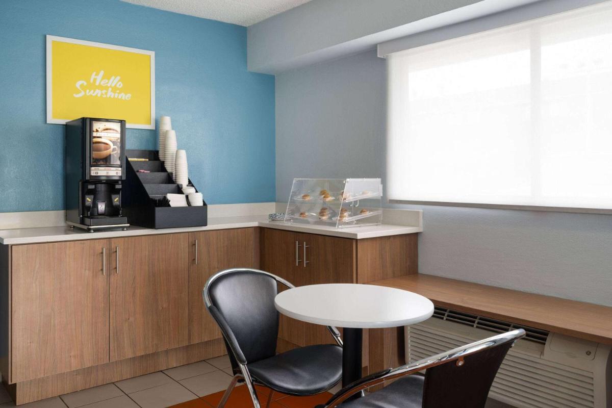 Motel 6-Columbus OH - Worthington - image 5