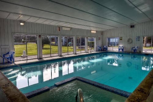 Silver Surf Motel - image 25