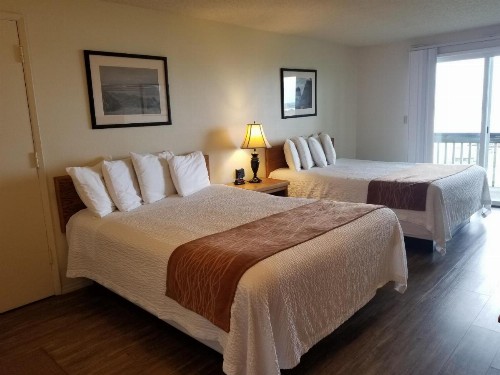 Silver Surf Motel - image 27