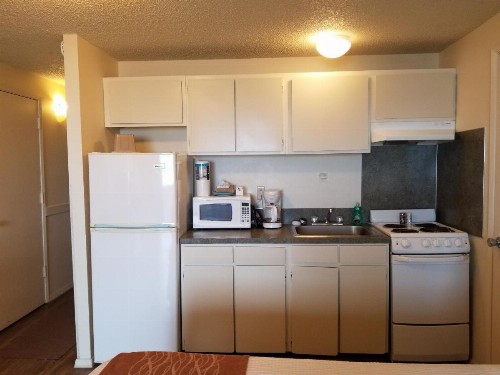 Silver Surf Motel - image 29