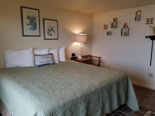 Silver Surf Motel - image 37