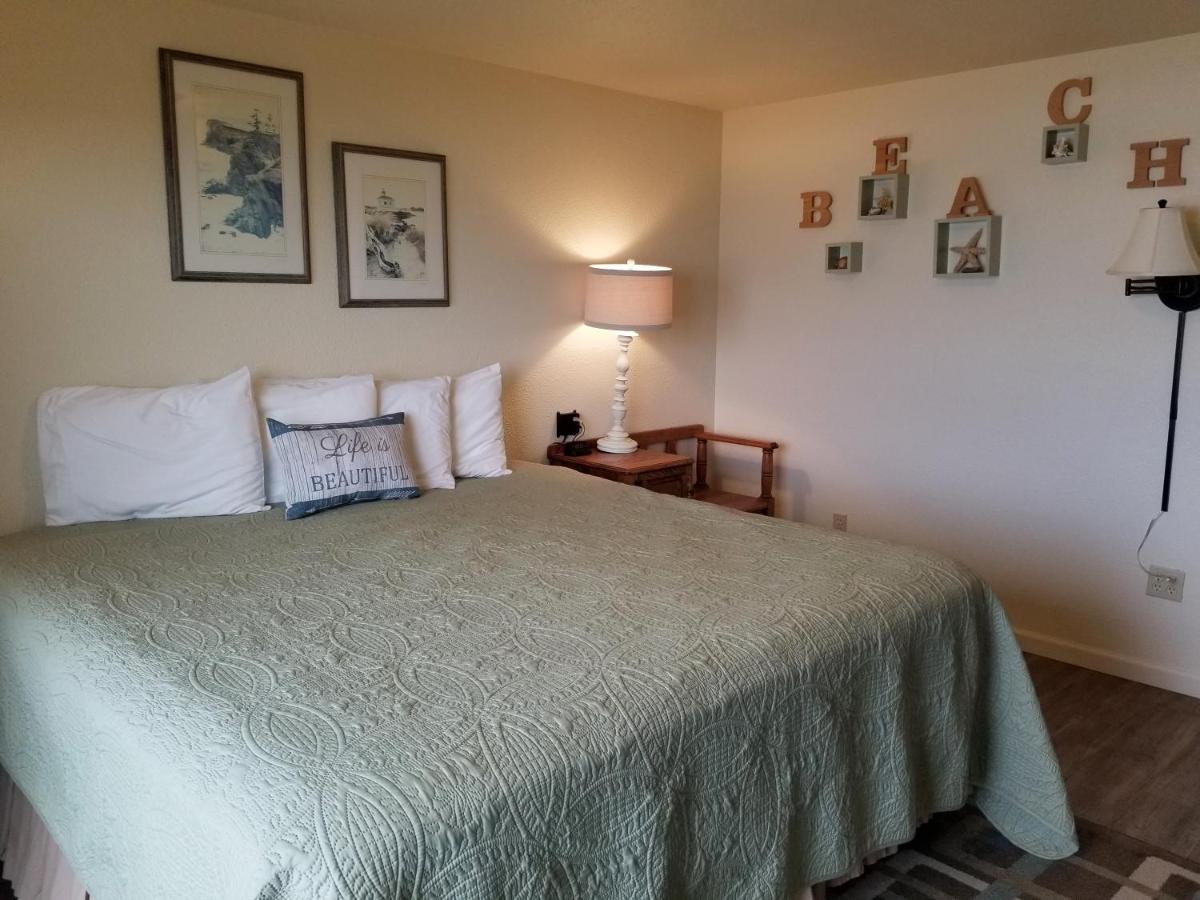 Silver Surf Motel - image 6
