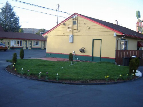 Bali Hai Motel - image 10