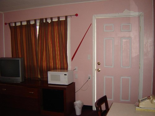 Bali Hai Motel - image 4