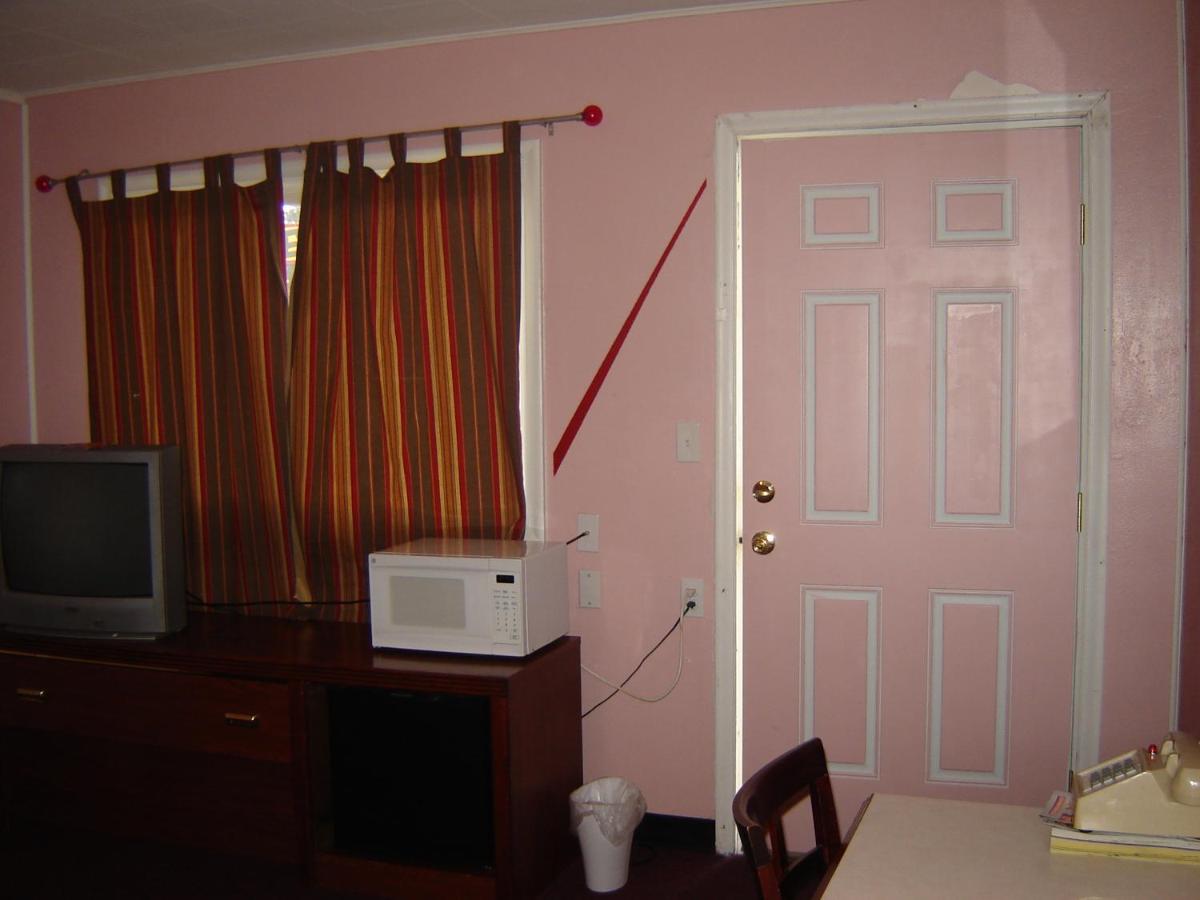 Bali Hai Motel - image 4
