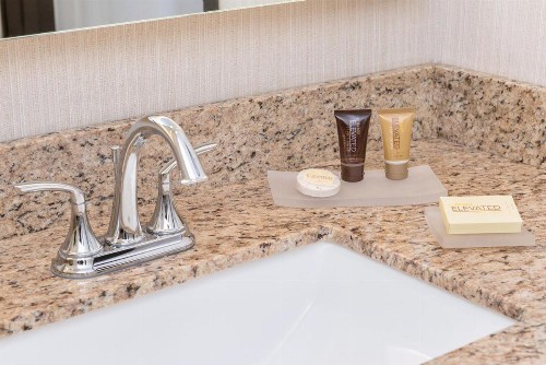 Ayres Suites Yorba Linda/Anaheim Hills - image 2