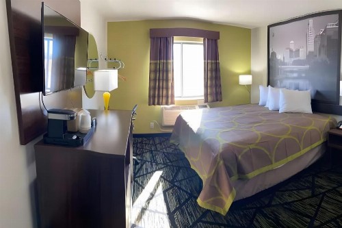 Super 8 by Wyndham York NE - image 16