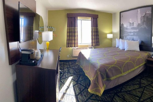 Super 8 by Wyndham York NE - image 17