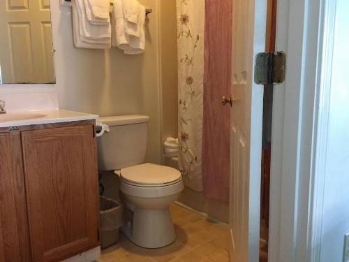 Lynwood Inn - image 12