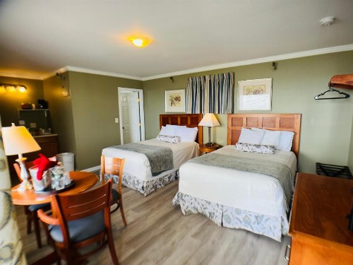 Sunrise Motel - image 12