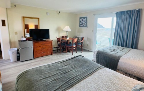 Sunrise Motel - image 19