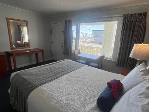 Sunrise Motel - image 25