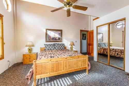 Yosemite's Scenic Wonders - 6BR/4BA Tri-Level Home - image 18