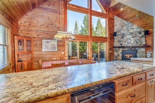 Yosemite's Scenic Wonders - 6BR/4BA Tri-Level Home - image 19
