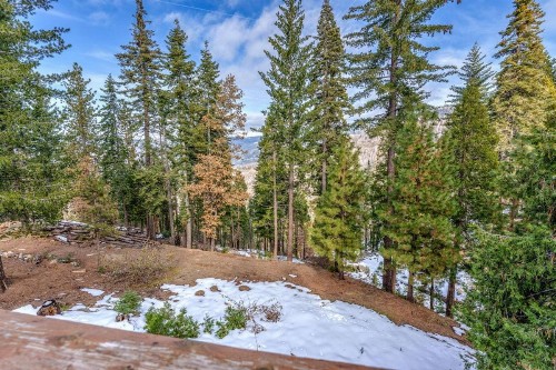 Yosemite's Scenic Wonders - 6BR/4BA Tri-Level Home - image 2