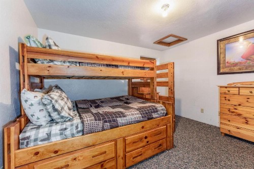 Yosemite's Scenic Wonders - 6BR/4BA Tri-Level Home - image 21