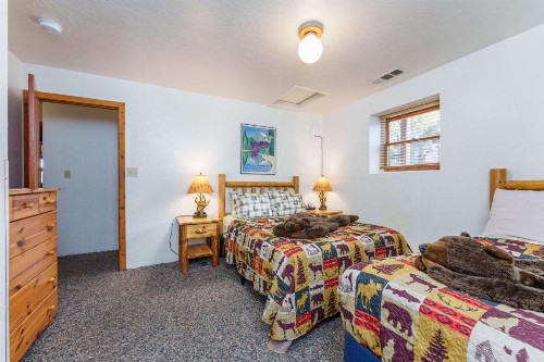 Yosemite's Scenic Wonders - 6BR/4BA Tri-Level Home - image 25