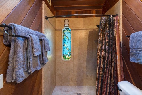 Four Seasons - 3BR/4BA Holiday Home - image 15