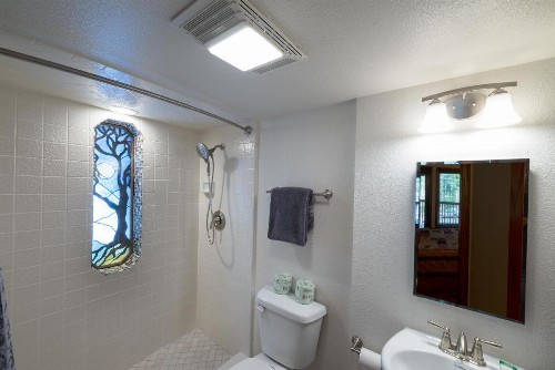 Four Seasons - 3BR/4BA Holiday Home - image 26