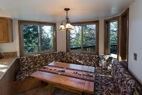 Four Seasons - 3BR/4BA Holiday Home - image 7