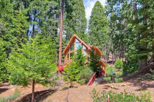 Red Fox Retreat - 2BR/2BA Tri-Level Home