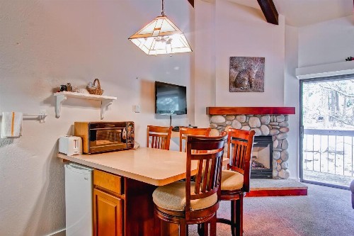 Yosemite Large Loft Condominiums - 1BR/1BA - image 7