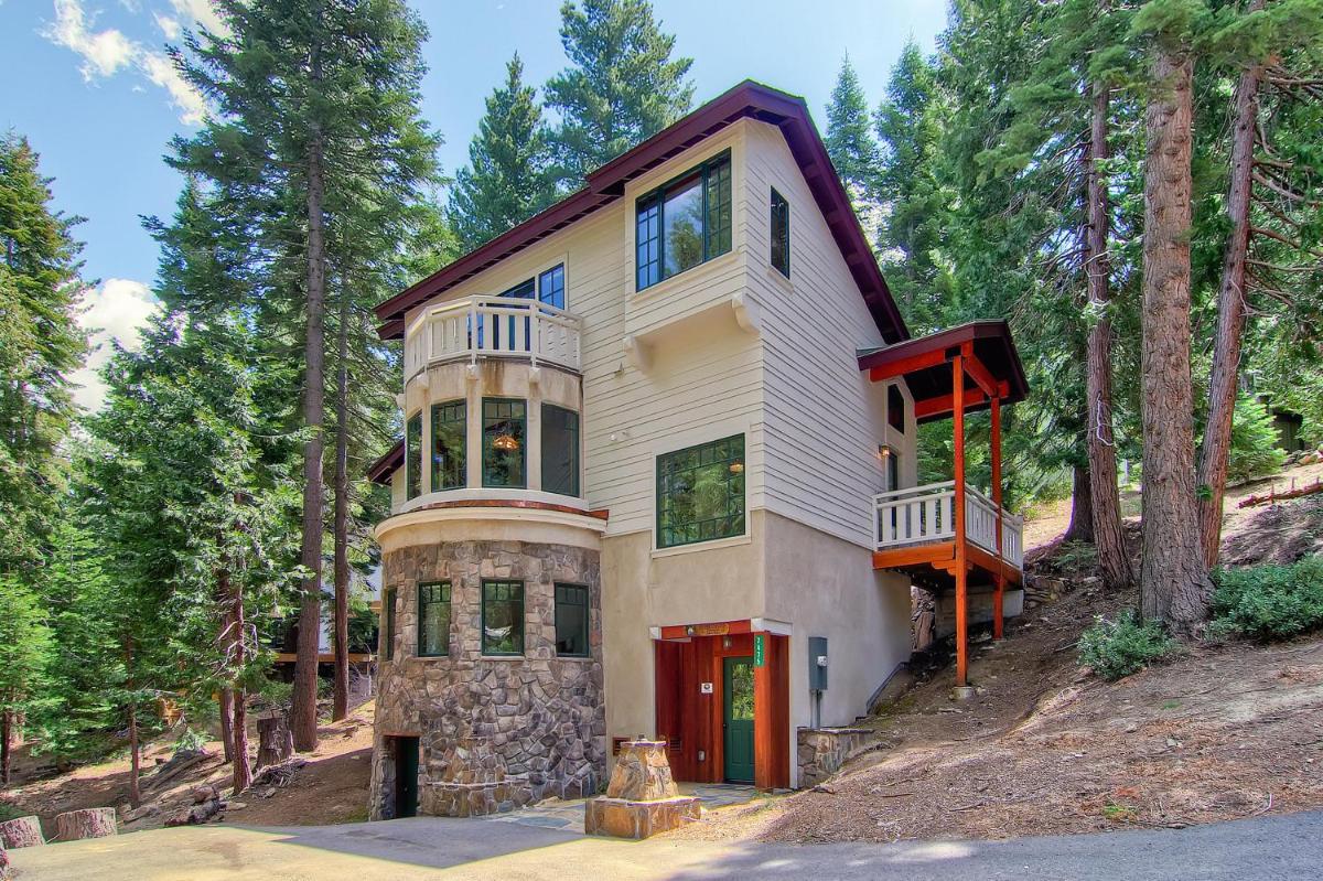 Ahwahnichi Lodge - 3BR/2.5BA - main image