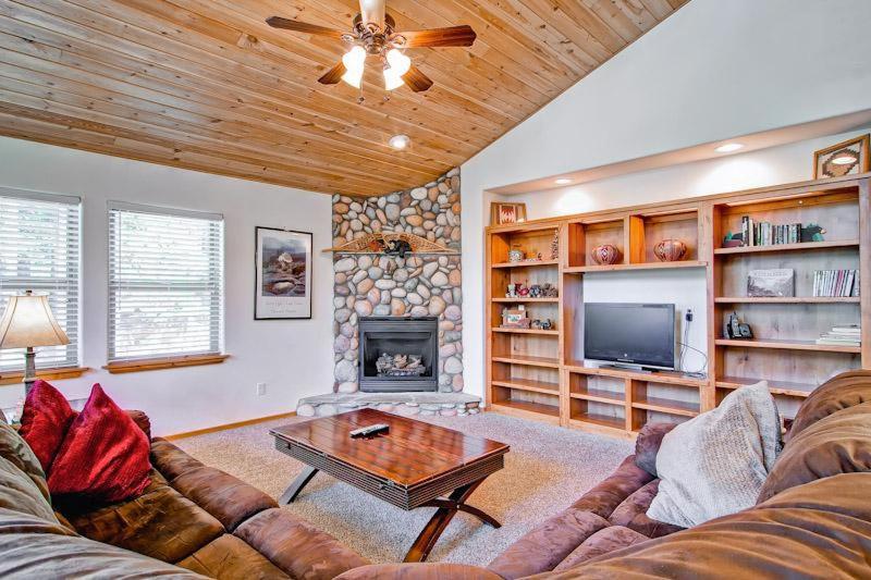 Bears Den & Little Bear - 5BR/3BA - image 5