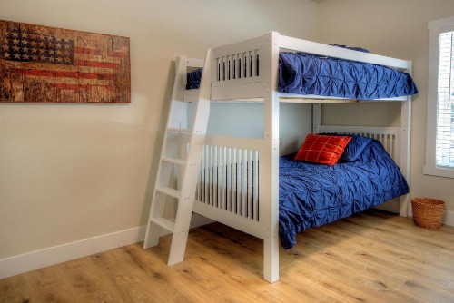 Craftsman Cottage - image 26