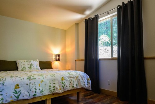 Alpenglow 2 - 2BR/2BA Holiday Home - image 9