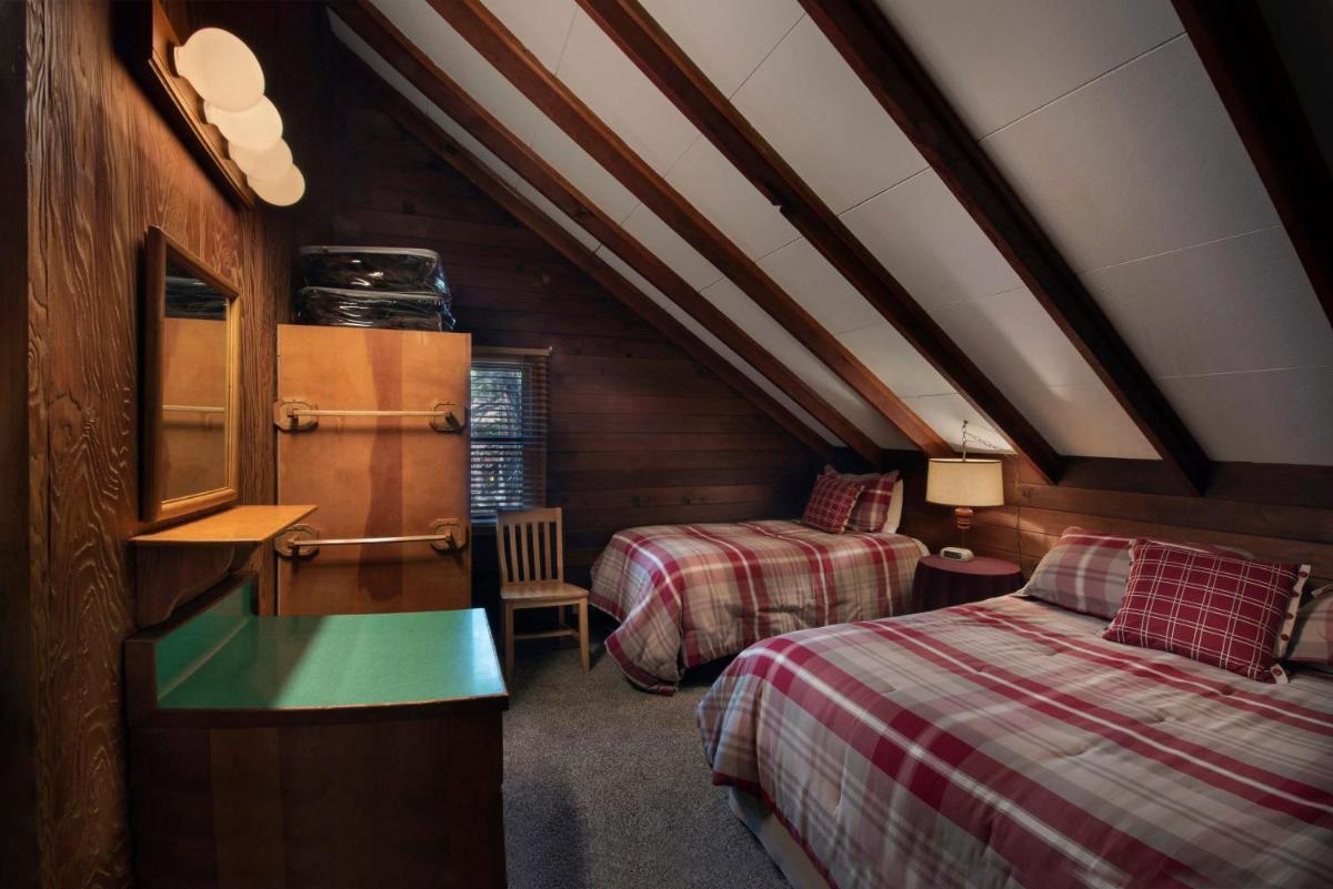 34 Grandmas Cabin - image 5