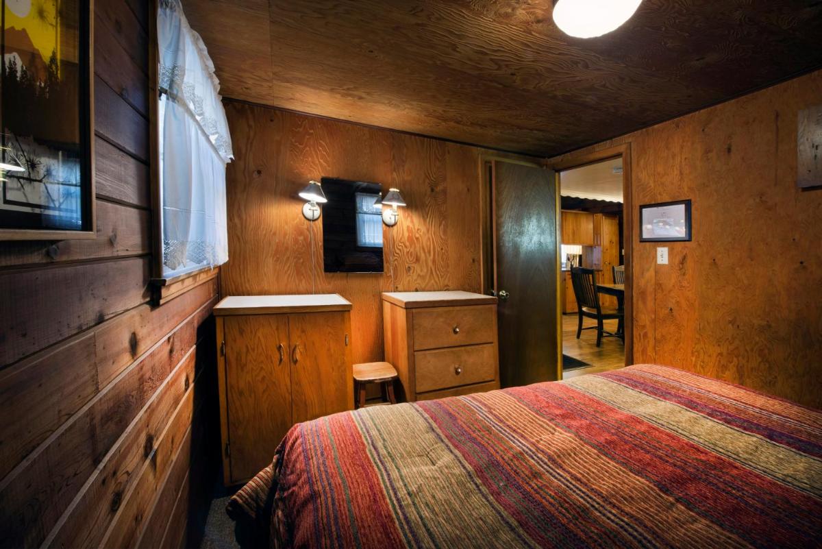 34 Grandmas Cabin - image 6