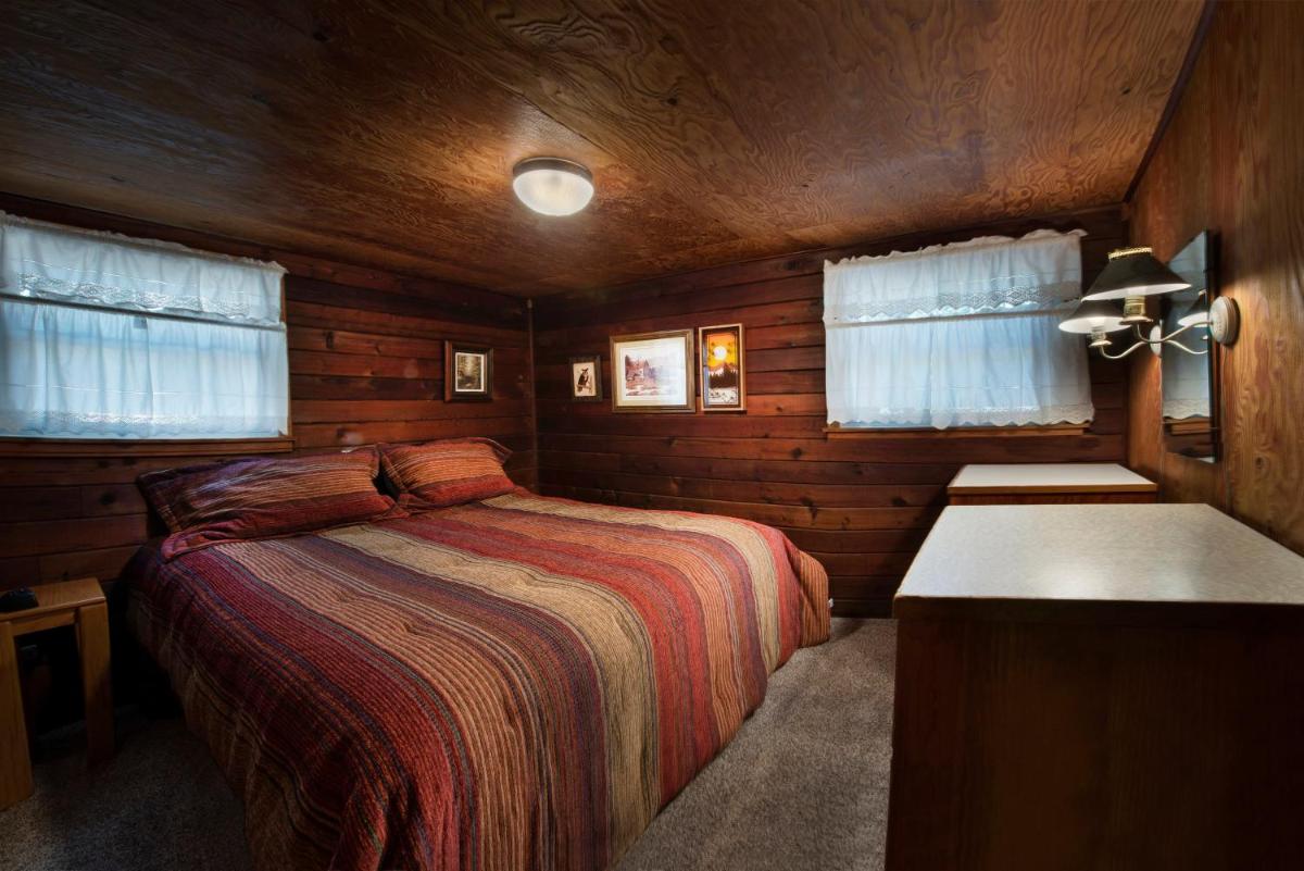 34 Grandmas Cabin - image 7