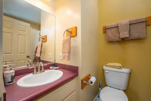 Falcons Nest (Upstairs) - 3BR/3BA Home - image 14