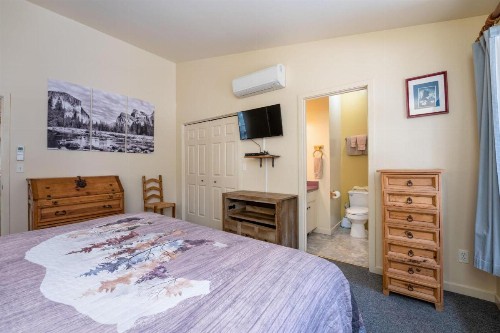 Falcons Nest (Upstairs) - 3BR/3BA Home - image 17