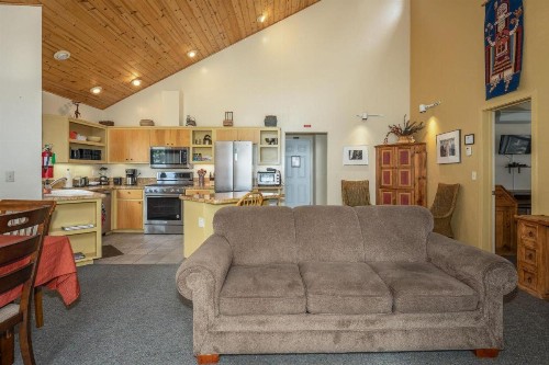 Falcons Nest (Upstairs) - 3BR/3BA Home - image 6