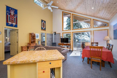 Falcons Nest (Upstairs) - 3BR/3BA Home - image 7