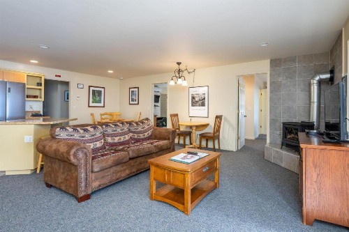 Falcons Nest (Downstairs) - 3BR/3BA Home - image 13