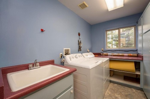 Falcons Nest (Downstairs) - 3BR/3BA Home - image 20