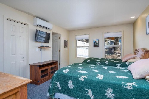 Falcons Nest (Downstairs) - 3BR/3BA Home - image 26
