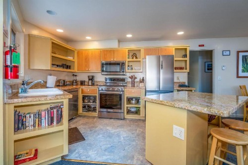 Falcons Nest (Downstairs) - 3BR/3BA Home - image 30