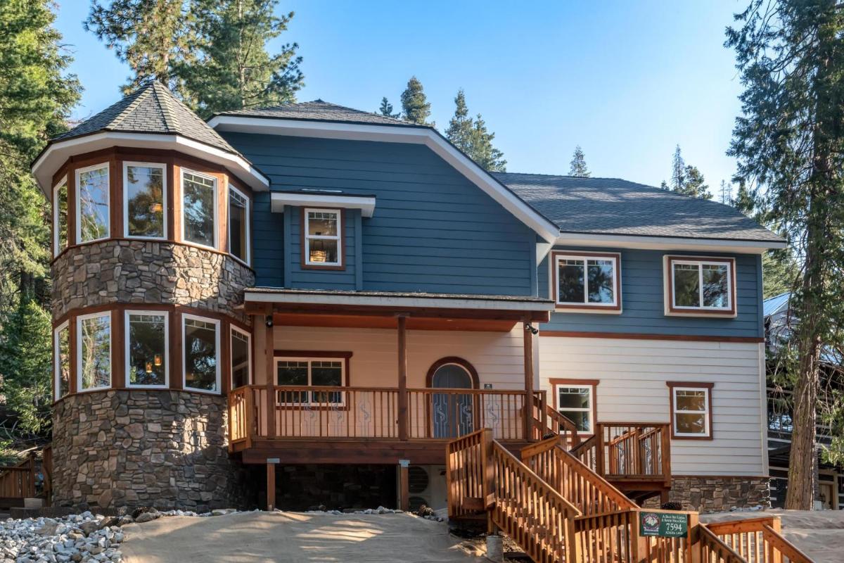A Blue Sky Lodge - main image