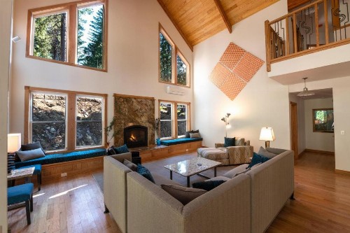 A Blue Sky Lodge - image 29