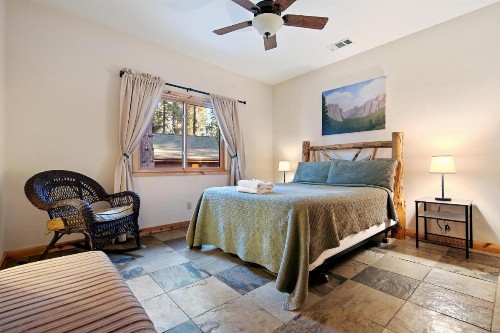 Oso Lodge W-Hot Tub and Ev Charger - image 7