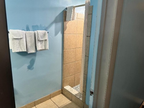 Westgate Motel - image 23