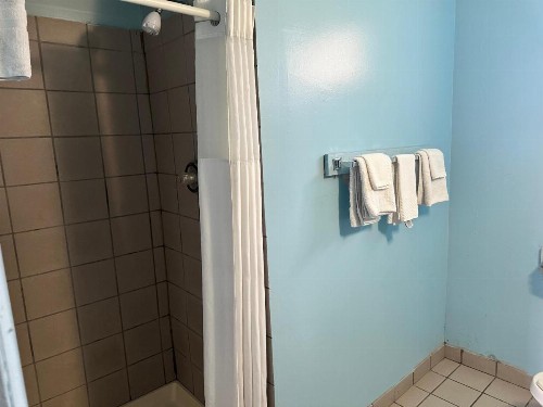 Westgate Motel - image 27