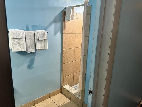 Westgate Motel - image 29