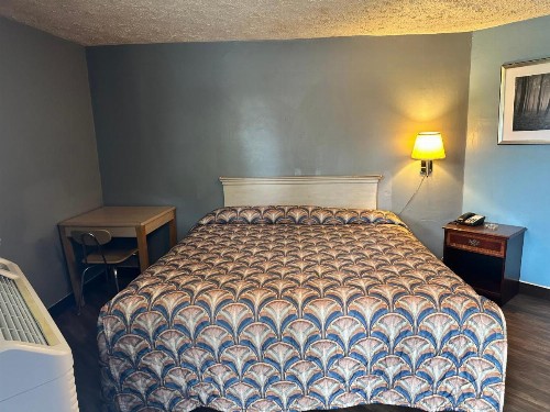 Westgate Motel - image 40