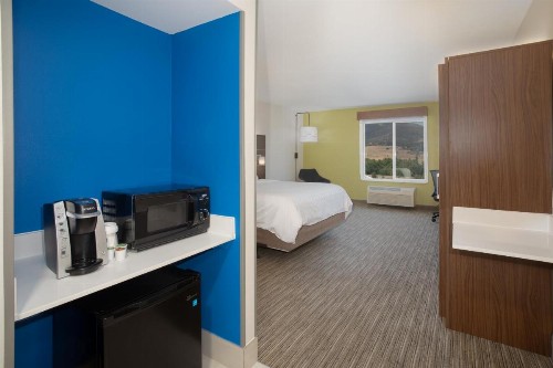 Holiday Inn Express Yreka-Shasta Area an IHG Hotel - image 25